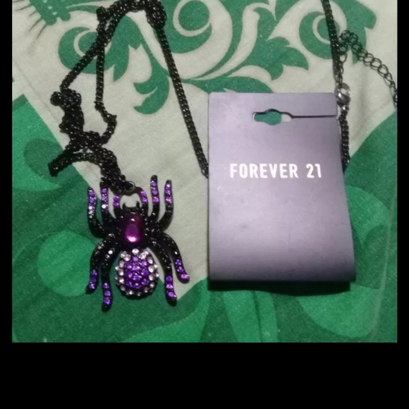 NWT Forever 21 Spider Pendant - Picture 2 of 5